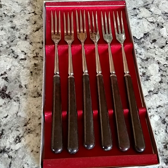 Japanese 9.25" Appetizer Forks New in Box - Picture 1 of 1